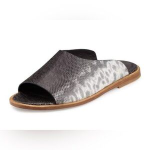 Vince Lynnis Lizard-Effect Leather Slide Mules🖤